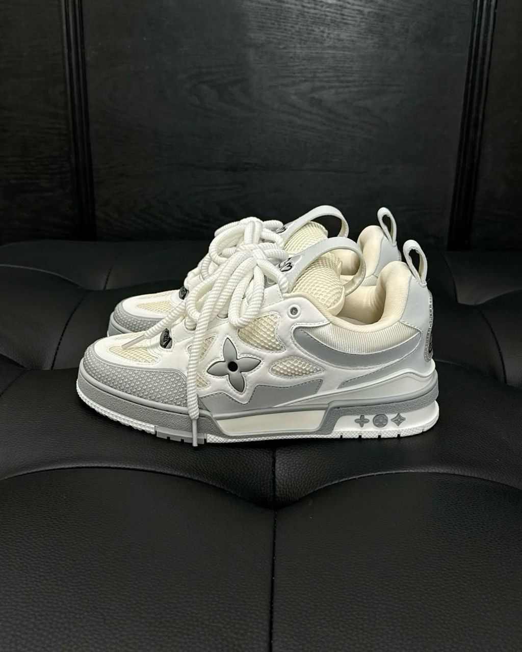 Louis Vuitton SKate gris