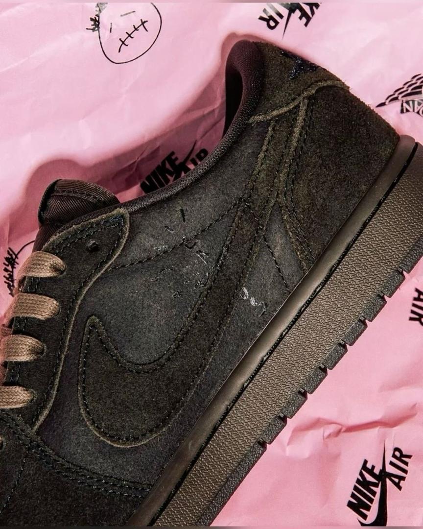 Nike travis Scott