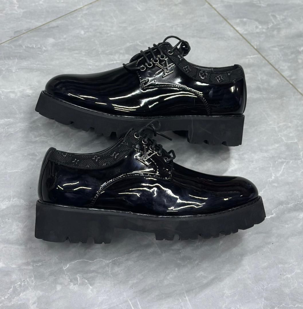 chaussures derbies plateforme noires