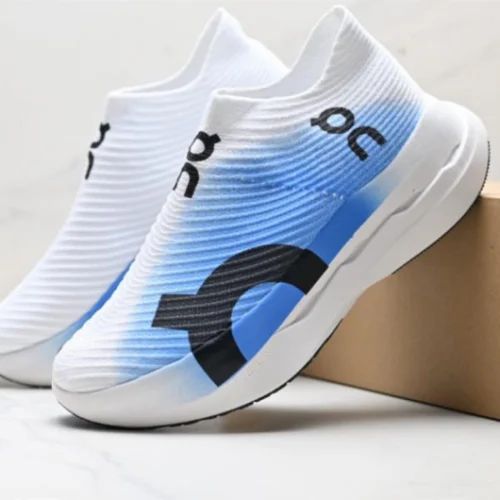 On Cloudboom Strike LS (ou LightSpray)