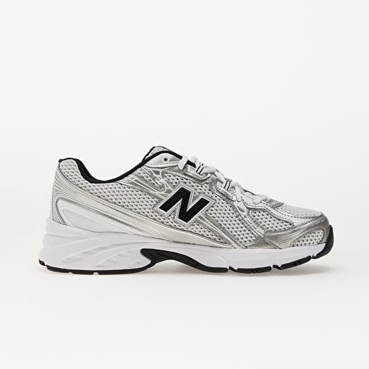 New Balance 740v2