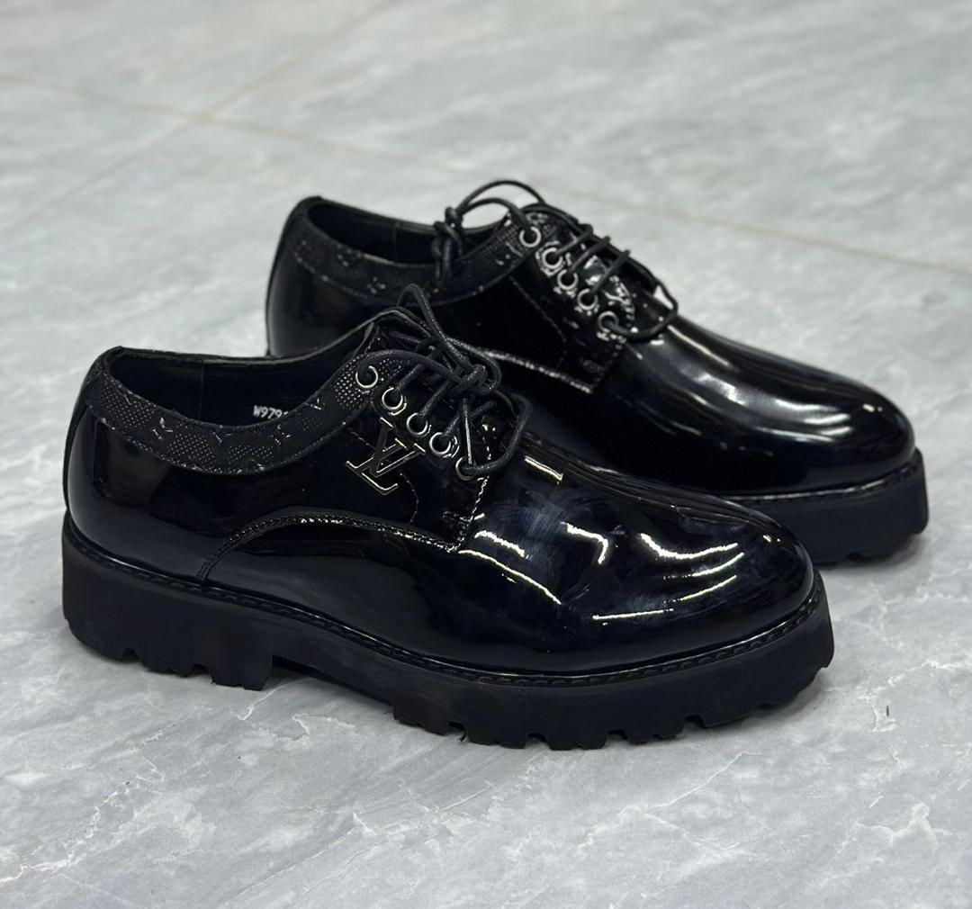 chaussures derbies plateforme noires