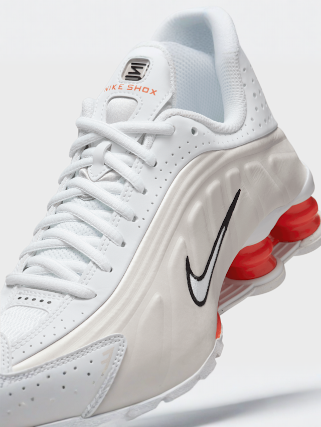 Nike Shox R4